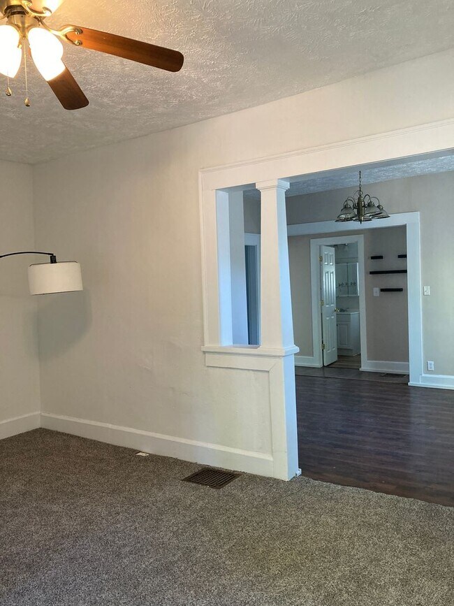 Building Photo - 3 Bedroom Bungalow Near BSU - Move in spec...