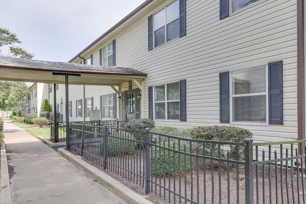 Waverly at Oyster Point 819 Forrest Dr Newport News, VA