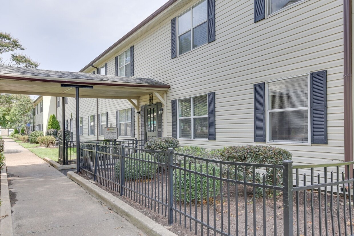 Waverly at Oyster Point 819 Forrest Dr Newport News, VA