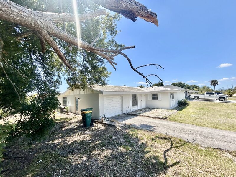 Foto principal - 22425 Olean Blvd