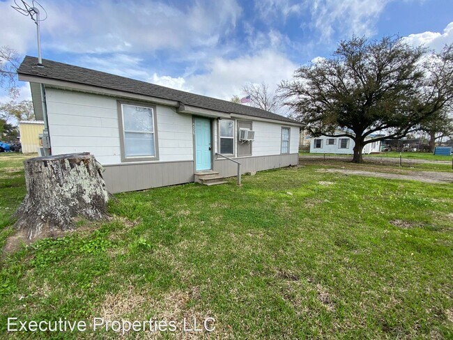 Foto del edificio - 3 br, 1 bath House - 421 Broussard Road