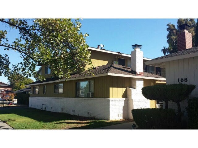 Primary Photo - 166 Echo Ave