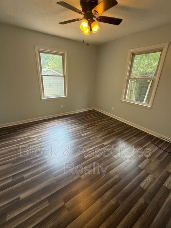 Foto del edificio - 170 New Salem Rd