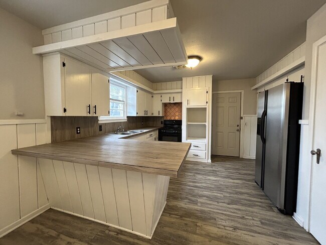 Building Photo - Beautiful Home in LISD School District!