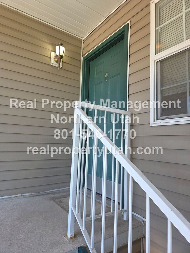 Building Photo - 2 Bed 2 Bath Condo in Clearfield Now Avail...