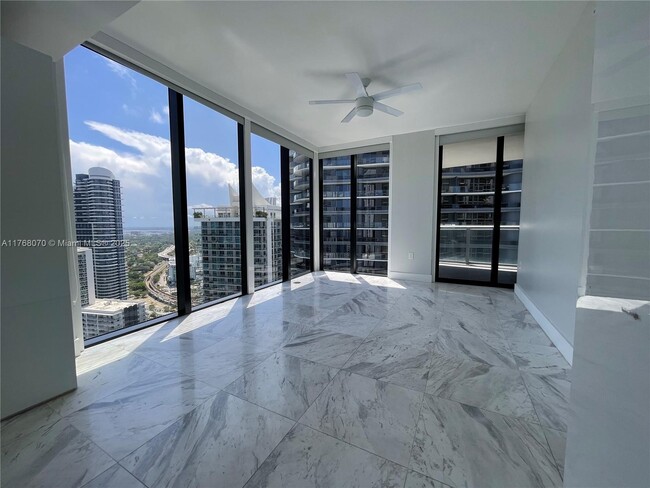 Building Photo - 1010 Brickell Ave