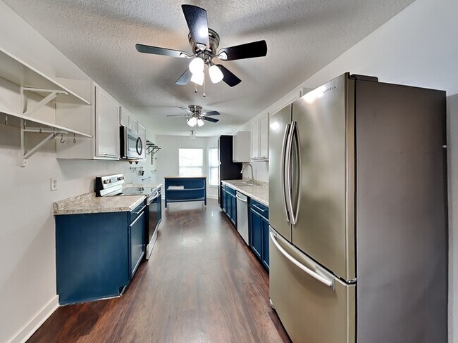 Foto del edificio - 1034 Beckstrom Dr