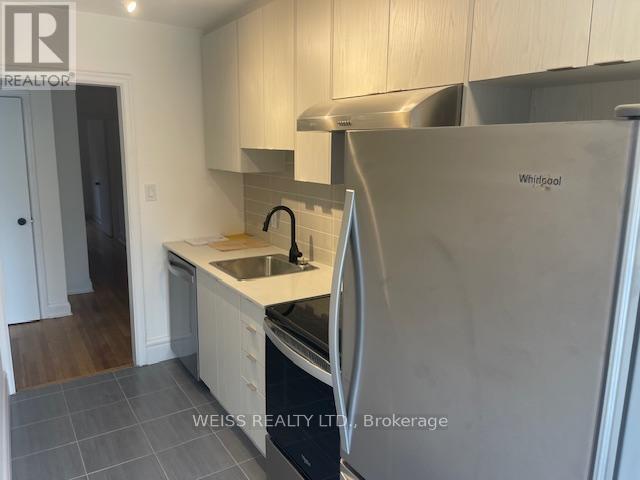 Primary Photo - 517-517 Eglinton Ave W