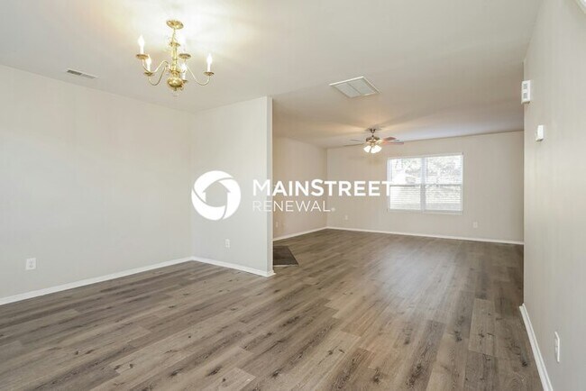 Foto del edificio - 4 Bedroom Pet-Friendly Home in Kernersville, NC with Main Street Renewal