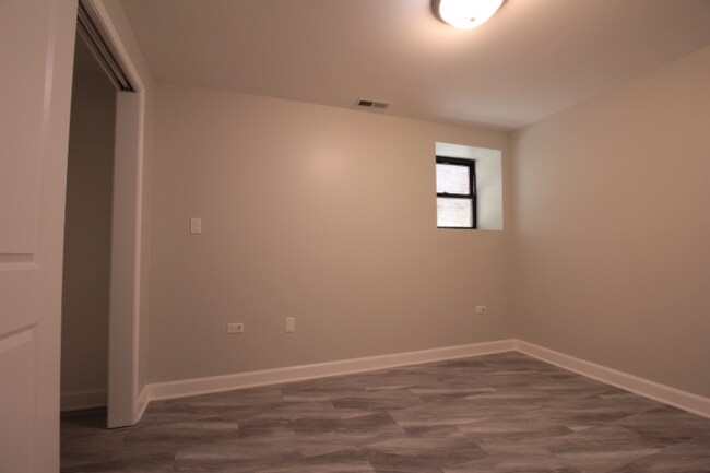 Building Photo - 4711 N Monticello Ave