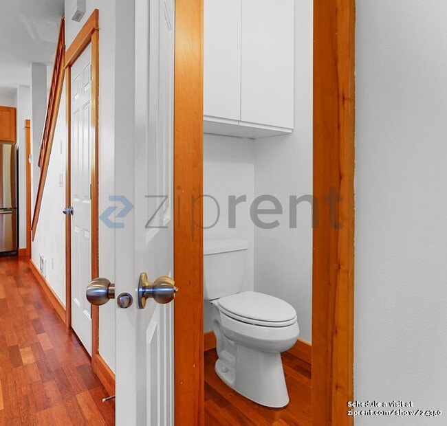 Building Photo - Unit A
