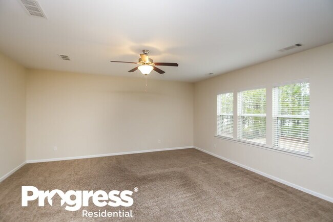 Building Photo - 69 Darbys Ave