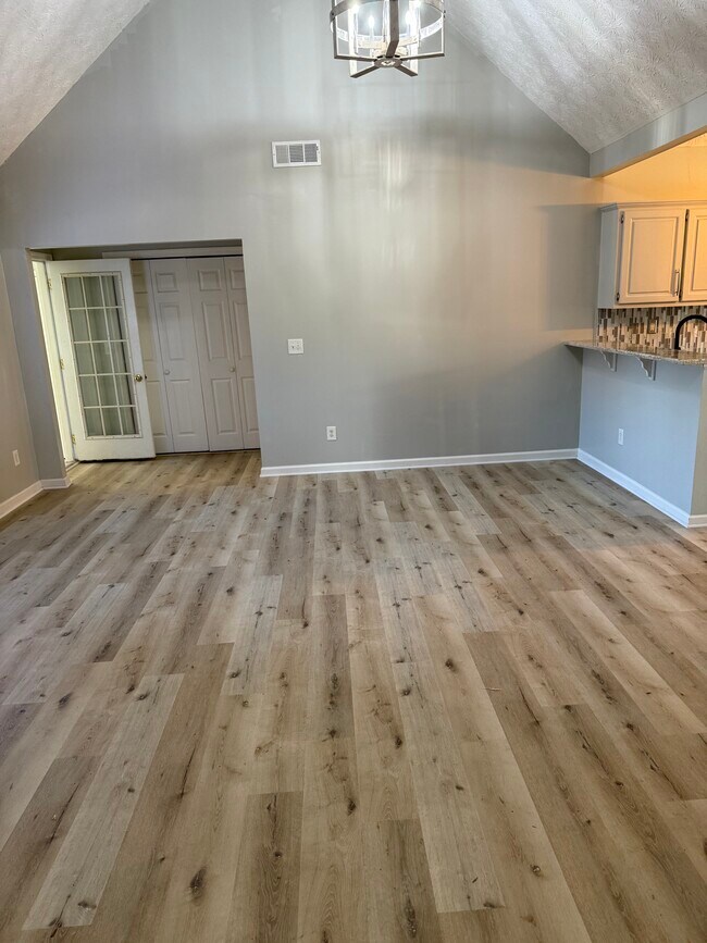 Building Photo - 5982 Hwy 81