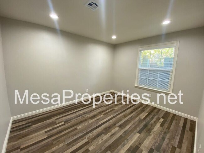 Foto del edificio - 8579 Wheeler Ave