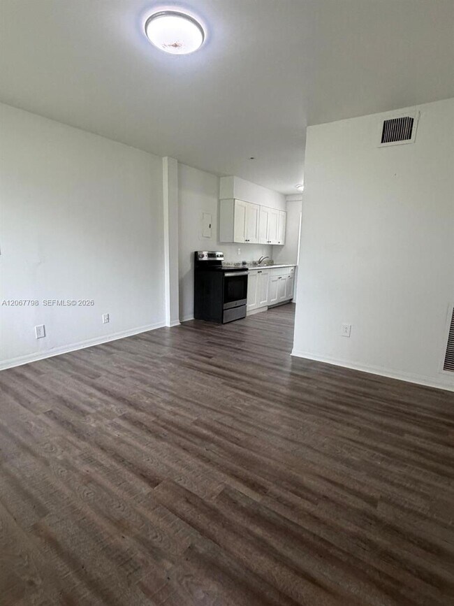 Building Photo - 670 NE 88th Terrace