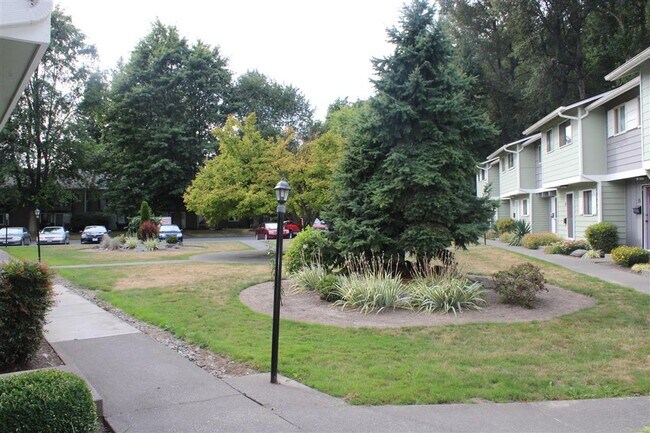 Foto del edificio - Beautiful 2 Bedroom 1.5 Bathroom Condo!