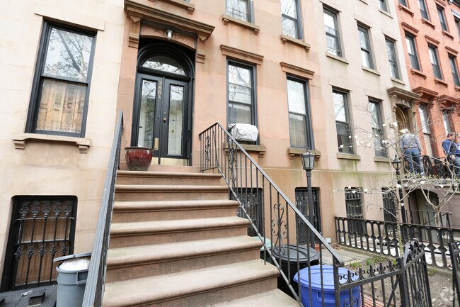 Building Photo - 386A Sackett St