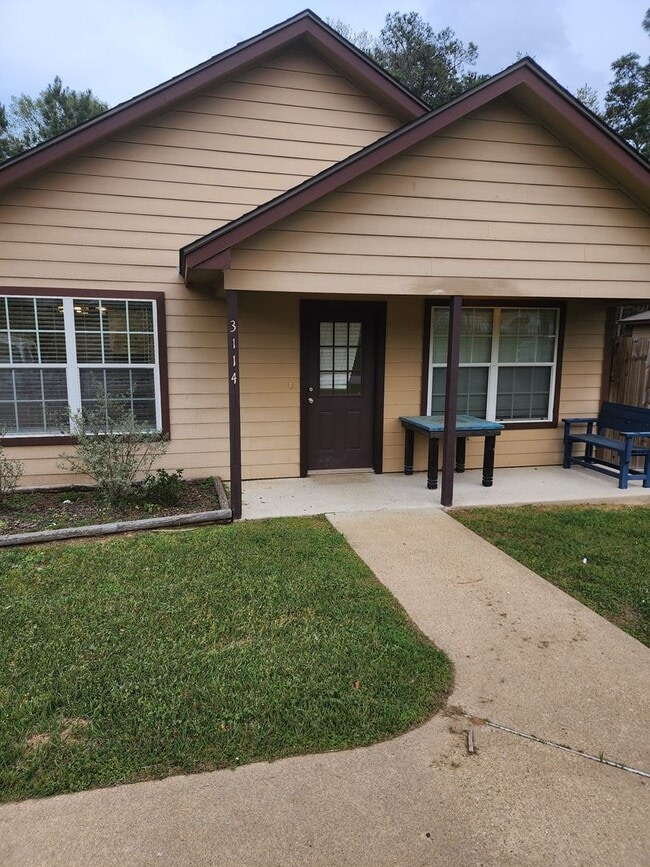 Building Photo - 3114 Molly Dr