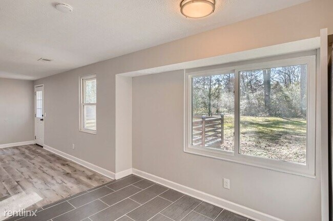Building Photo - 3 br, 2 bath House - 4051 Yeager Road