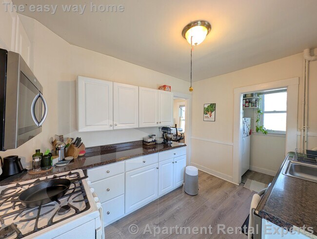 Photo - 18 Sanborn Ave Apartment