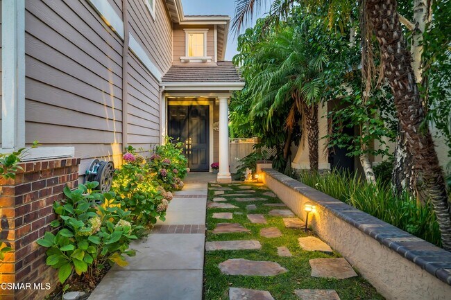 Building Photo - 3044 Ferncrest Pl