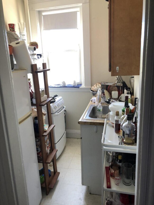Building Photo - bedroom in Boston MA 02215