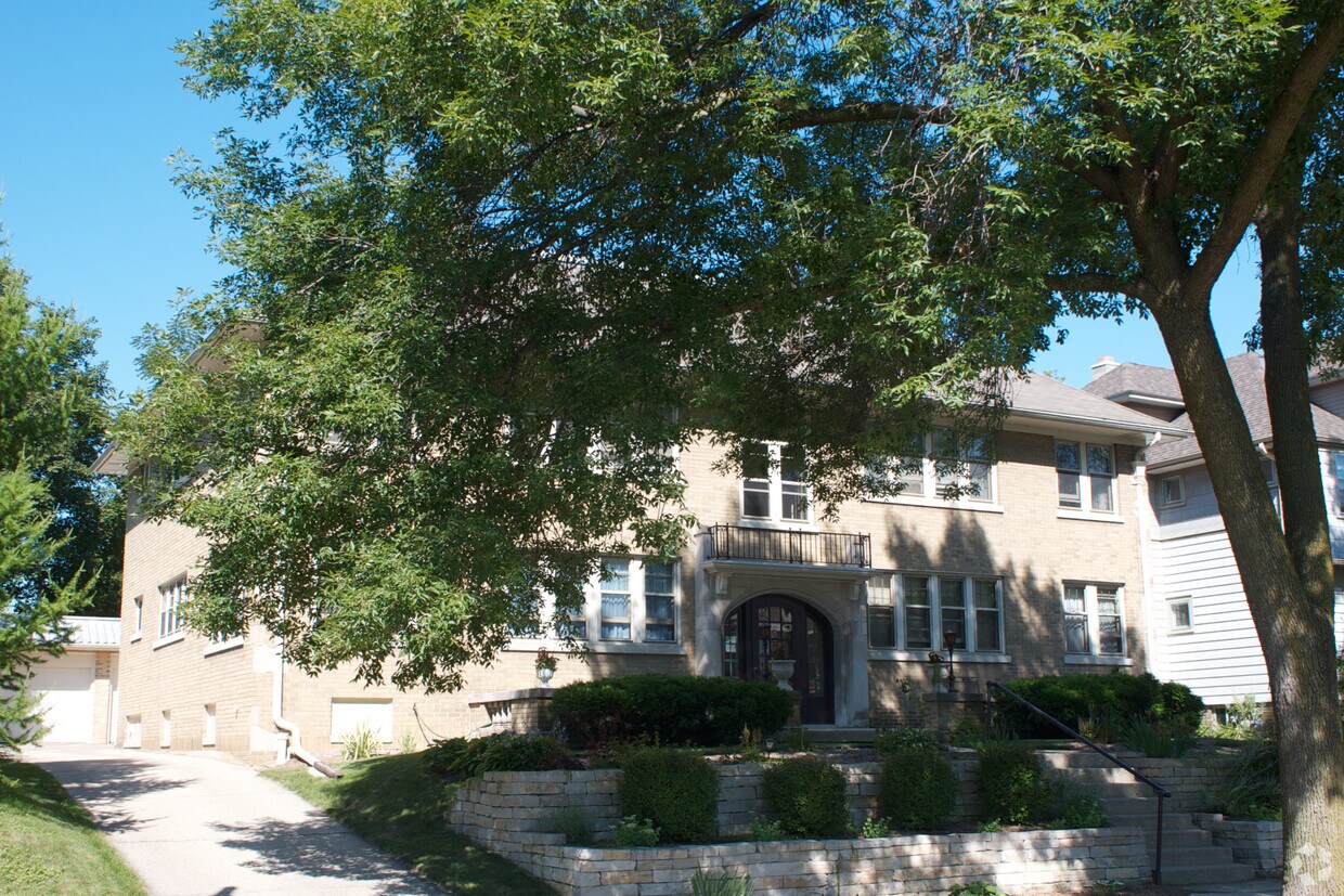 Foto del edificio - 1727 N 53rd St
