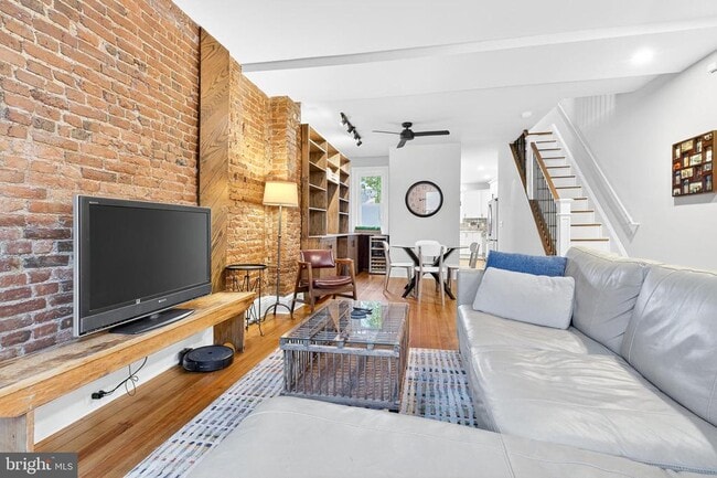 Foto del edificio - 624 St Joseph St