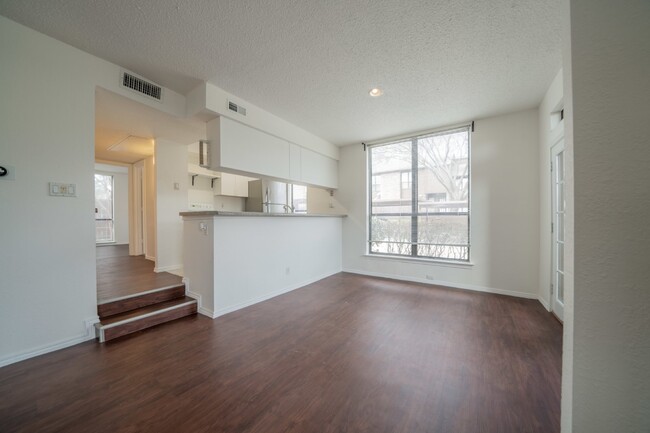 Foto del edificio - Great Condo just minutes from Katy Trail