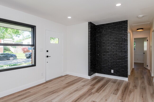 Foto del edificio - 2804 Blackhawk Rd