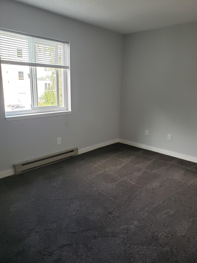 Building Photo - 4724 Uplands Dr