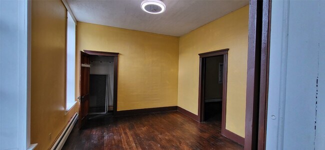 Foto del edificio - 178-180-180 Main St