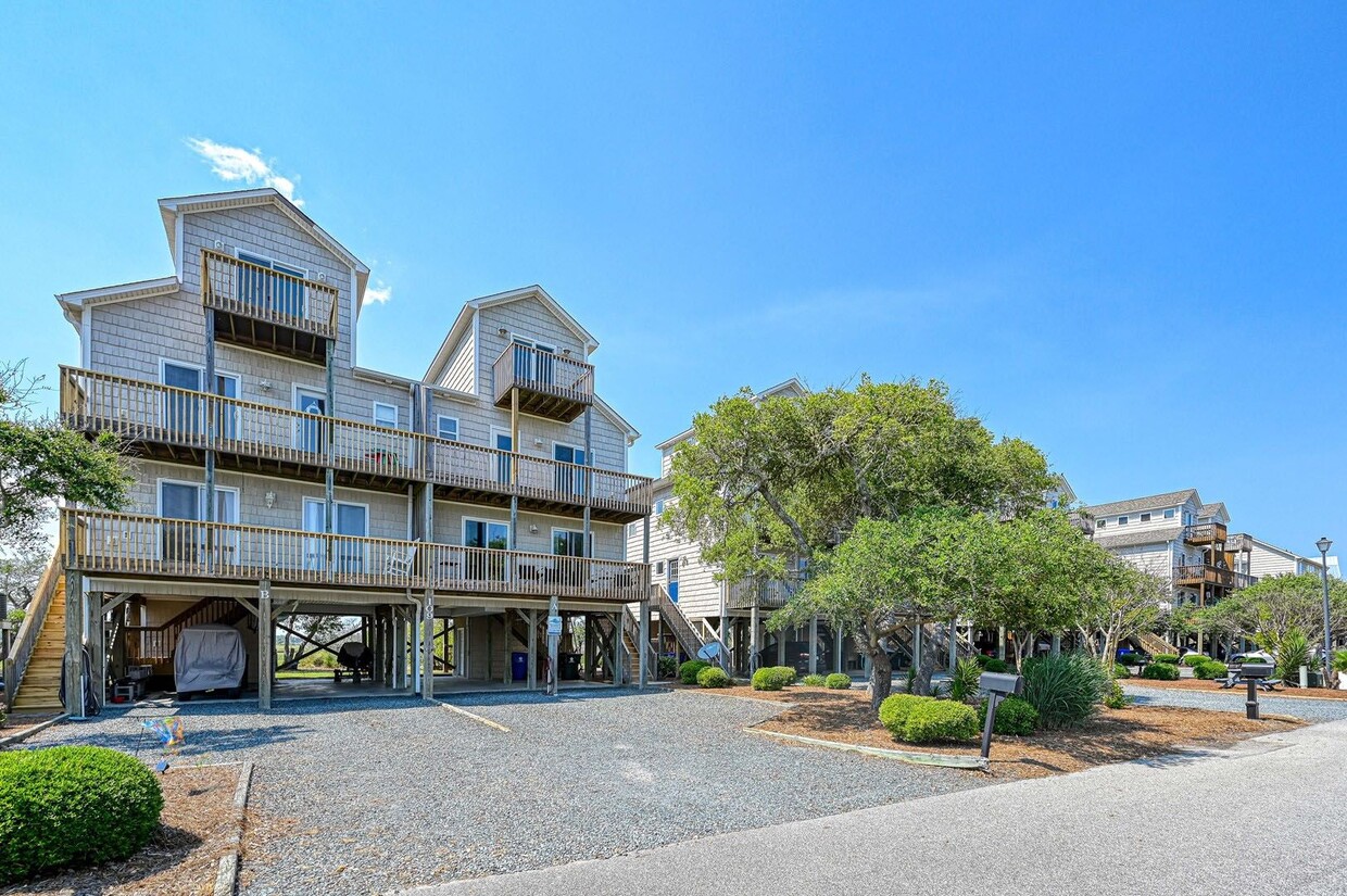 Primary Photo - Sandy Bottoms Beach Club