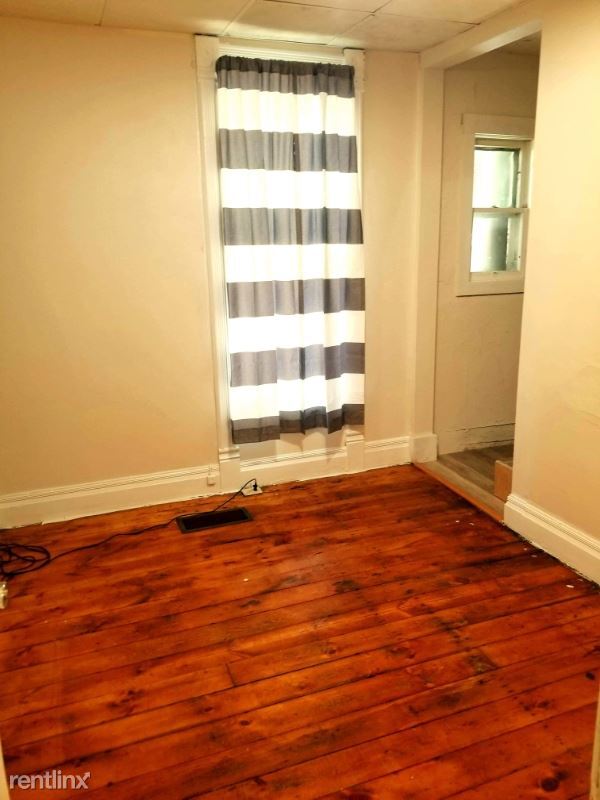 Building Photo - 4 br, 2 bath House - 208 S E St