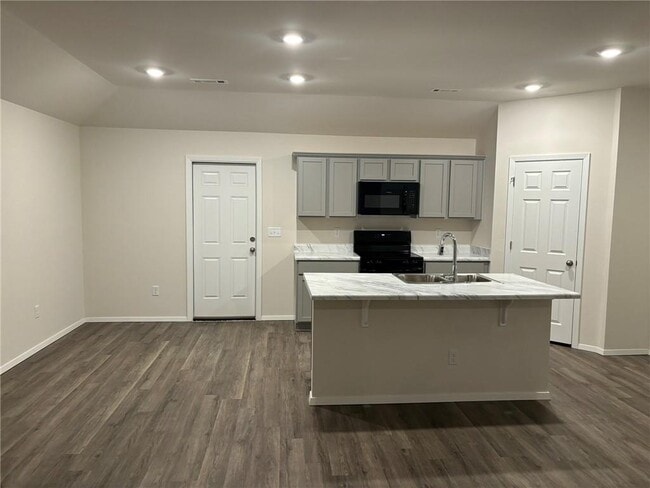 Building Photo - 801 S Katlyn Dr