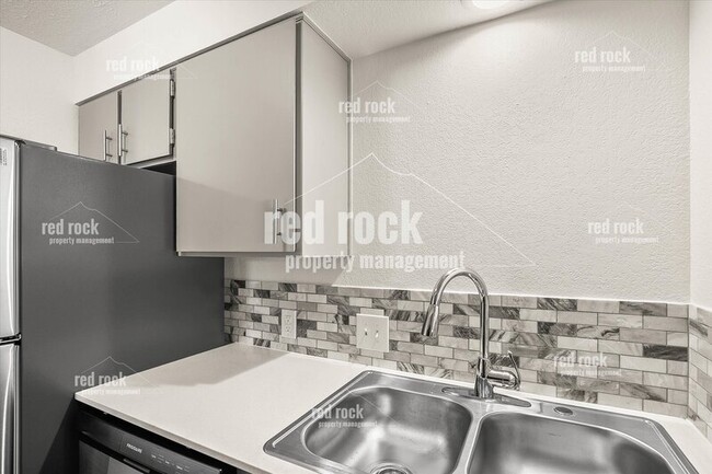 Foto del edificio - 1336 W Garland Ave