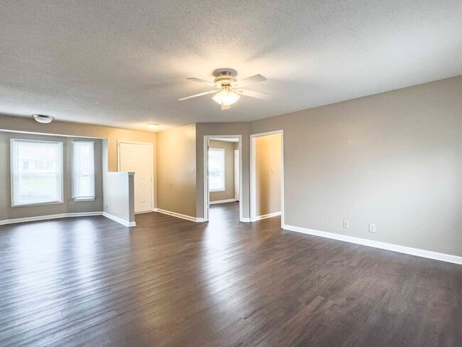 Foto del edificio - 587 Joshua Dr