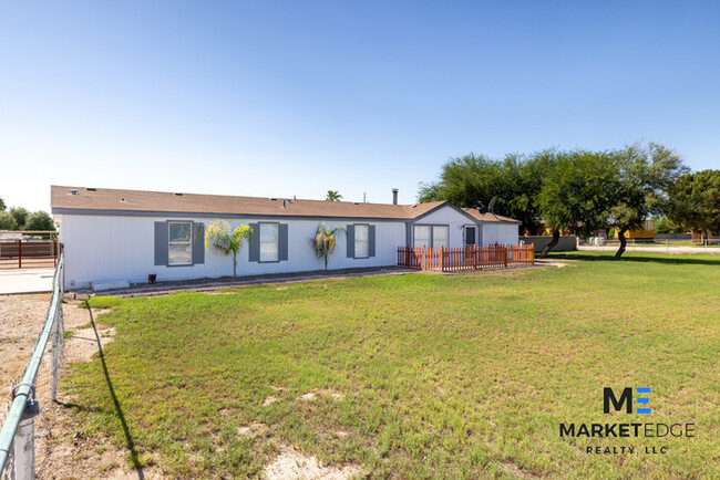 Foto del edificio - 5Bed/3Bath Home in Buckeye, AZ! Ready for ...