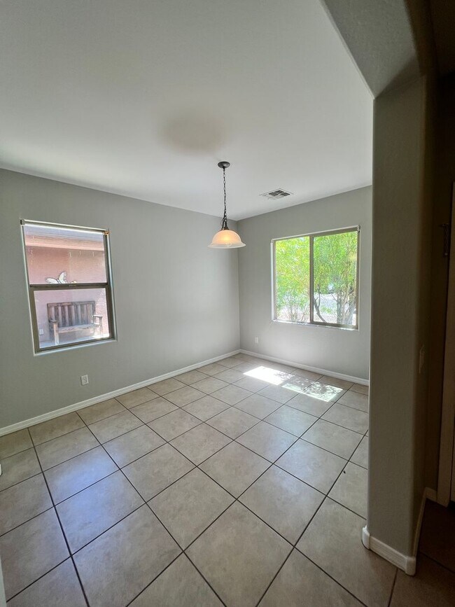 Foto del edificio - Your Dream Home on Sunflower Ln!