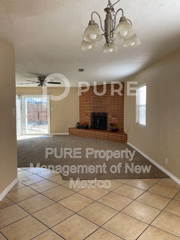 Foto del edificio - 5006 Headingly Ave NE