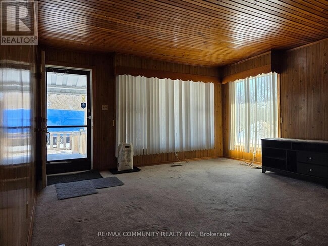 Building Photo - 136 Wharf St