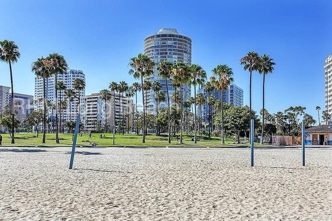 Foto del edificio - 700 E Ocean Blvd