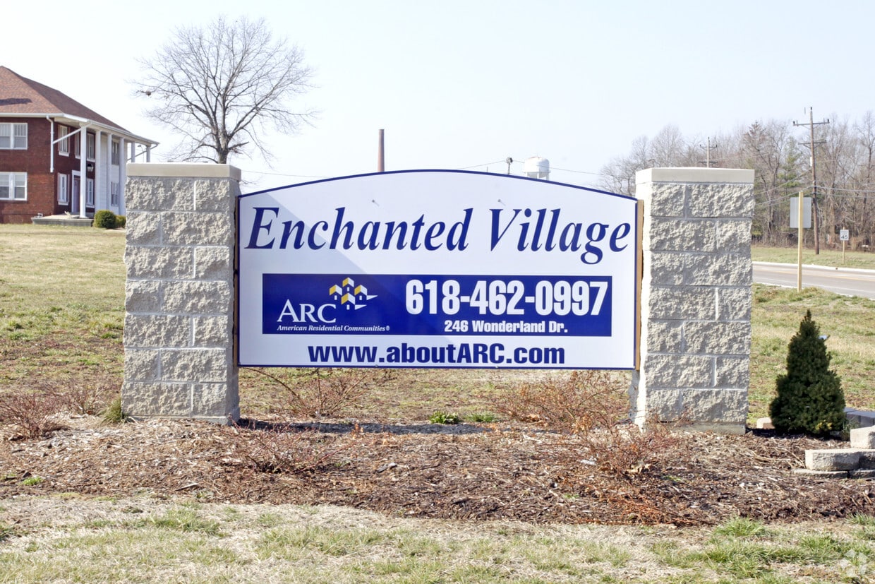 Enchanted Village Apartments in Alton, IL