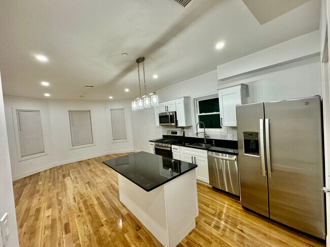 Foto del edificio - 74 Corona St