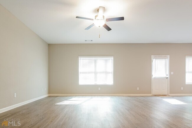Building Photo - 1012 Nandina Ct
