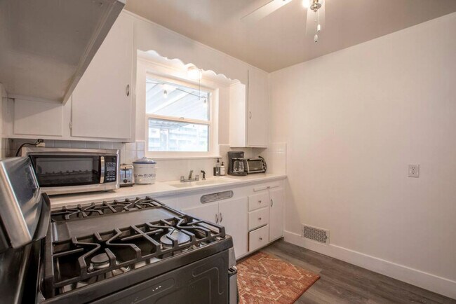 Foto del edificio - 239 N Center St