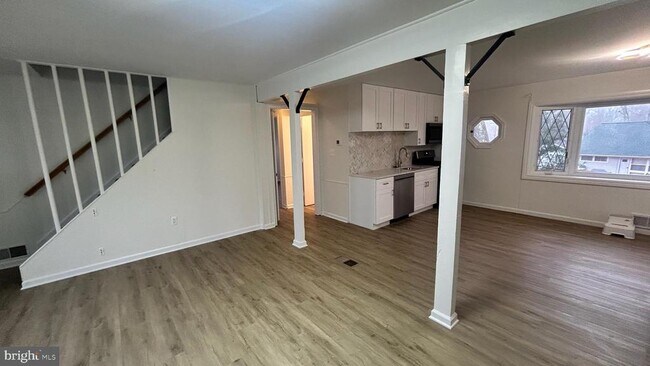 Foto del edificio - 402 Broadwood Dr
