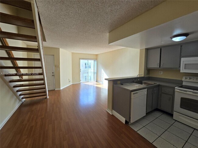 Foto del edificio - 670 NW 85th Pl