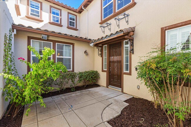 Building Photo - 5656 Lysander Way