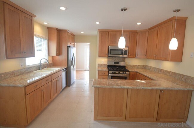 Foto del edificio - 2657 Gobat Ave